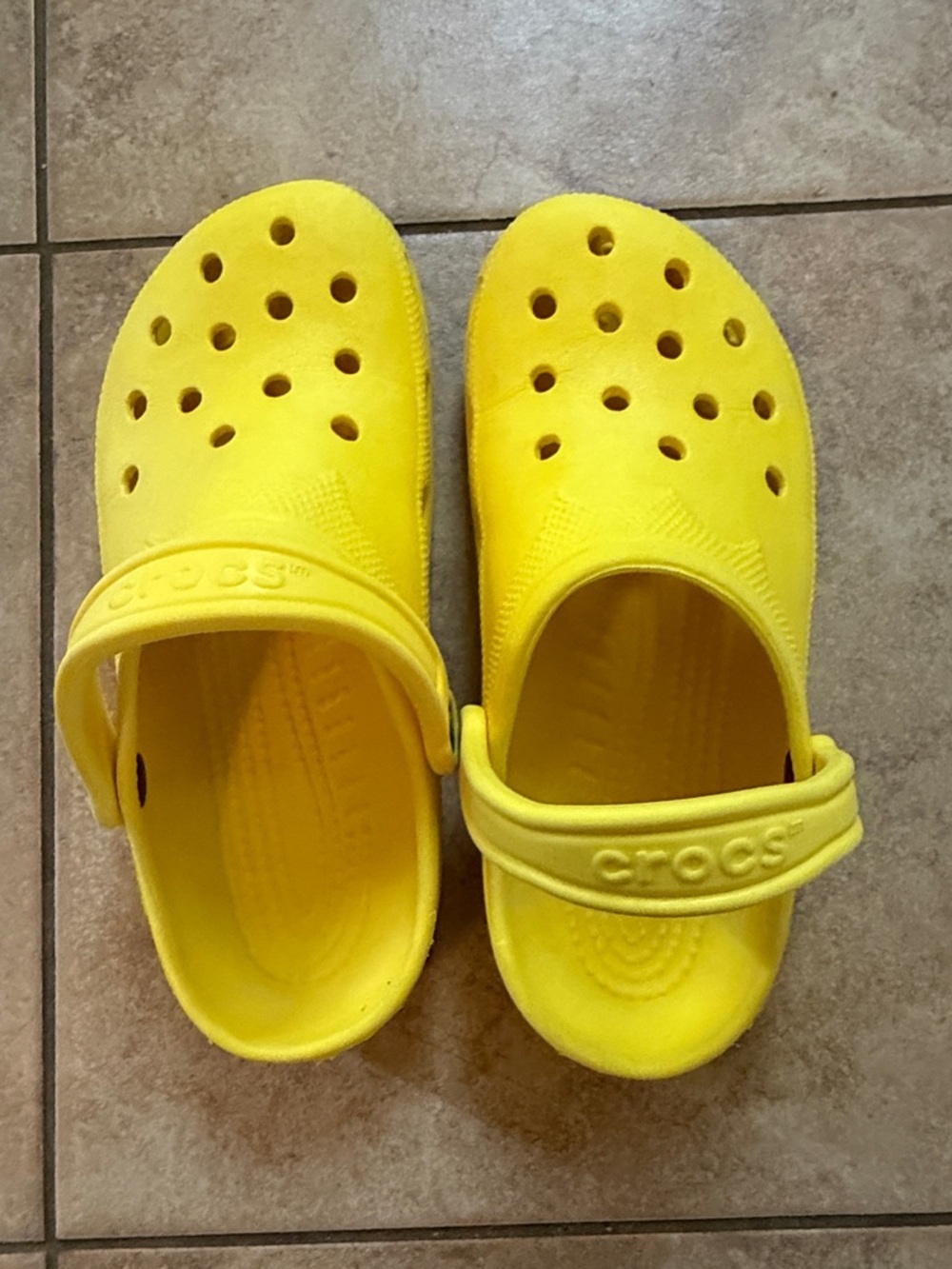 CROCS Classic Clog in Bright Yellow